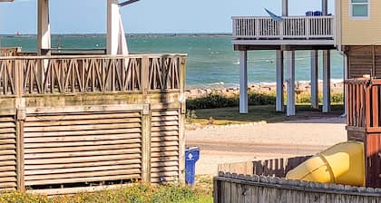 Walk to Ocean: Coastal Surfside Beach Bungalow!
