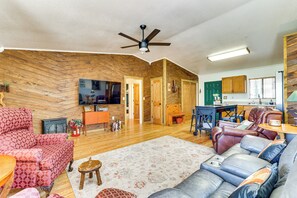 House (2 Bedrooms) | Interior