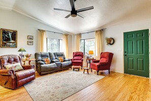 House (2 Bedrooms) | Interior