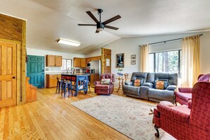 House (2 Bedrooms) | Interior