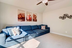 House (3 Bedrooms) | Interior - Lago Vista Home w/ Hot Tub Near Lake Travis! (Leander)