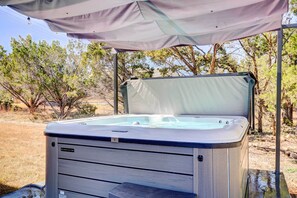 House (3 Bedrooms) | Interior - Lago Vista Home w/ Hot Tub Near Lake Travis! (Leander)