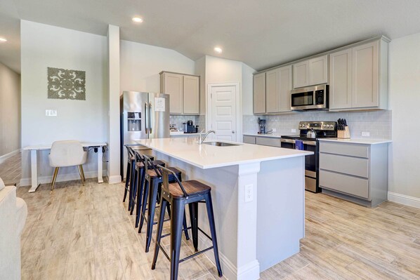 House (3 Bedrooms) | Interior - Lago Vista Home w/ Hot Tub Near Lake Travis! (Leander)