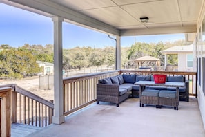 Interior - Lago Vista Home w/ Hot Tub Near Lake Travis! (Leander)