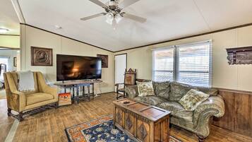 House (3 Bedrooms) | Front of property