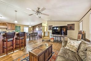 House (3 Bedrooms) | Interior