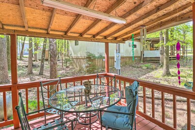 Greers Ferry Getaway w/ Deck & Lake Access!