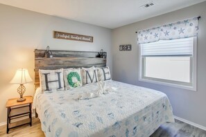 Cottage (2 Bedrooms) | Interior - Myrtle Beach Cottage, Walk to Pools + Beach! (Myrtle Beach)