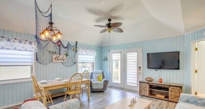 Myrtle Beach Cottage, Walk to Pools + Beach!