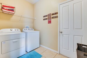 Interior - Backyard Oasis & Games: Davenport Magic Stay! (Davenport)