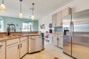 Interior - Backyard Oasis & Games: Davenport Magic Stay! (Davenport)