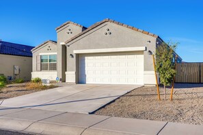 House (3 Bedrooms) | Interior - Private Pool: Relaxing Phoenix Area Vacation Home! (Buckeye)