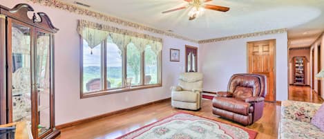 House (3 Bedrooms) | Interior