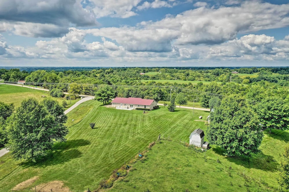 Charming Williamstown Retreat w/ Private Yard - Grant County, KY