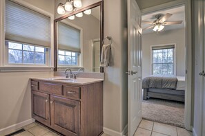 House (6 Bedrooms) | Interior