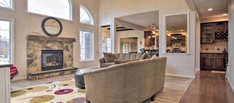 Pool & Furnished Patio: Group Getaway in Hershey