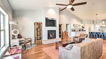House (3 Bedrooms) | Front of property
