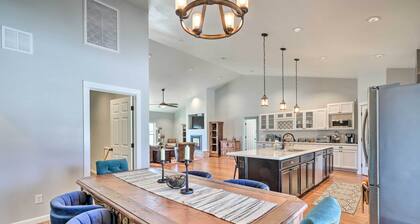 Spacious Williams Home w/ Yard: Near Hiking!