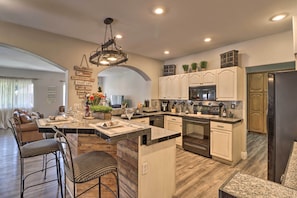 House (5 Bedrooms) | Interior - Lavish Family Escape w/ Game Room in Avondale! (Avondale)