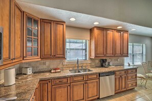 House (4 Bedrooms) | Interior - Spacious Seabrook Home w/ Patio: 1 Mi to Beach! (Seabrook)