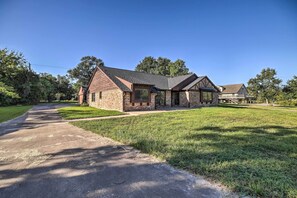 House (4 Bedrooms) | Interior - Spacious Seabrook Home w/ Patio: 1 Mi to Beach! (Seabrook)