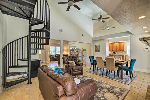 Spacious Seabrook Home w/ Patio: 1 Mi to Beach!