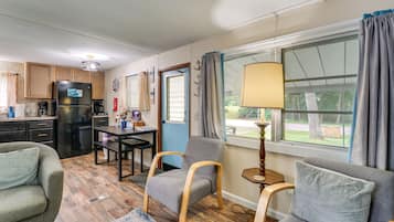 Cottage (2 Bedrooms) | Interior