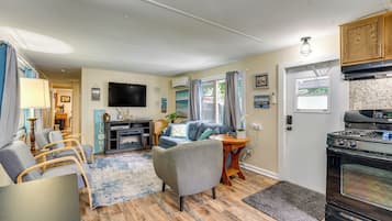 Cottage (2 Bedrooms) | Interior