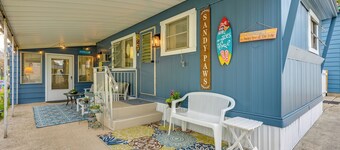 Walk to Lake Huron: Pet-friendly Caseville Cottage