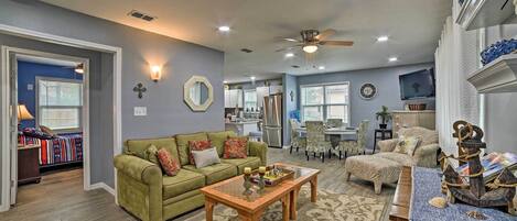 House (3 Bedrooms) | Interior