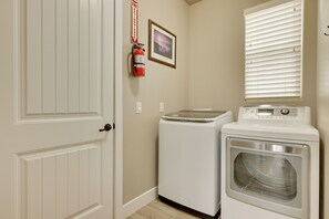 Interior - Modern Vacation Rental Near Zion National Park! (La Verkin)