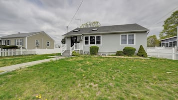 House (3 Bedrooms) | Front of property