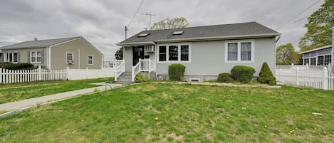 House (3 Bedrooms) | Front of property
