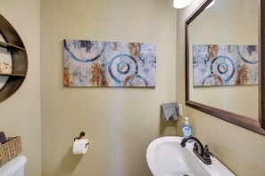 House (3 Bedrooms) | Interior - 'marie's Place' - Walk to Subiaco Abbey! (Subiaco)
