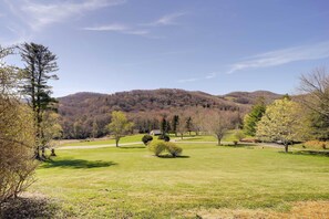 Apartment (3 Bedrooms) | Interior - Deck, Grill & Mountain Views: Banner Elk Retreat! (Banner Elk)