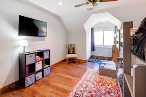 Apartment (3 Bedrooms) | Interior - Deck, Grill & Mountain Views: Banner Elk Retreat! (Banner Elk)