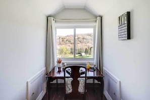 Apartment (3 Bedrooms) | Interior - Deck, Grill & Mountain Views: Banner Elk Retreat! (Banner Elk)