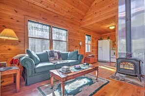 Interior - Highlands Cabin w/ Forest Views < 4 Mi to Cashiers (Highlands)