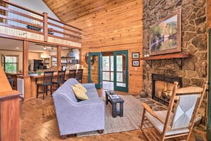 Interior - Piney Bluff Retreat With Mountain Views! (Melbourne)