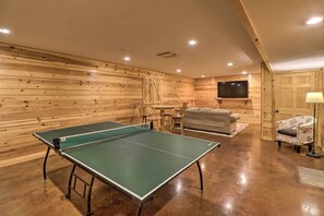 House (5 Bedrooms) | Interior - Piney Bluff Retreat With Mountain Views! (Melbourne)