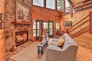 Interior - Piney Bluff Retreat With Mountain Views! (Melbourne)