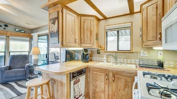 Microwave, oven, stovetop, dishwasher