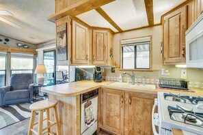 Lò vi sóng, lò nướng, bếp nấu, máy rửa bát