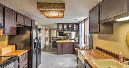 Dtwn Sheboygan Apt Above Local Bar!