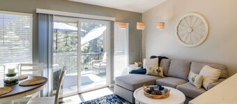 Updated Lake Almanor Retreat w/ Patio & Grill!