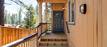 Updated Lake Almanor Retreat w/ Patio & Grill!