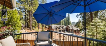 Updated Lake Almanor Retreat w/ Patio & Grill!