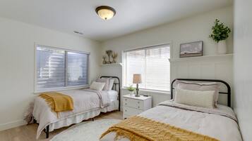 House (3 Bedrooms) | 3 bedrooms, laptop workspace, iron/ironing board, free cots/infant beds