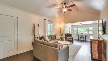 Cottage (3 Bedrooms) | Interior