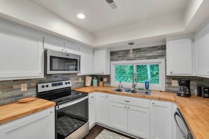 Cottage (3 Bedrooms) | Interior